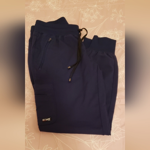 Grey's Anatomy Top (S),pant ( XSP) Navy blue (used) - Picture 2 of 2